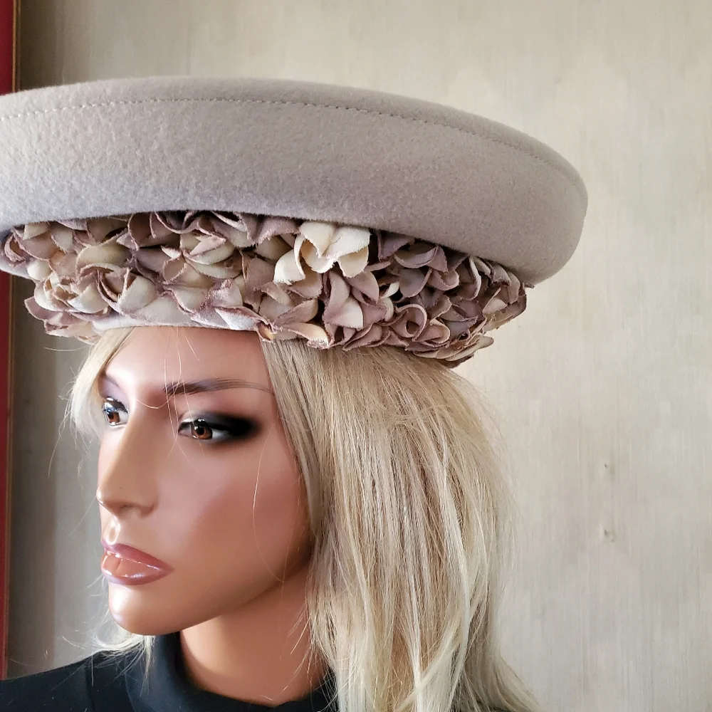 Rare Mr John‎ Classic Vintage Hat Beige Brimmed Floral Halo Church Tea Hat